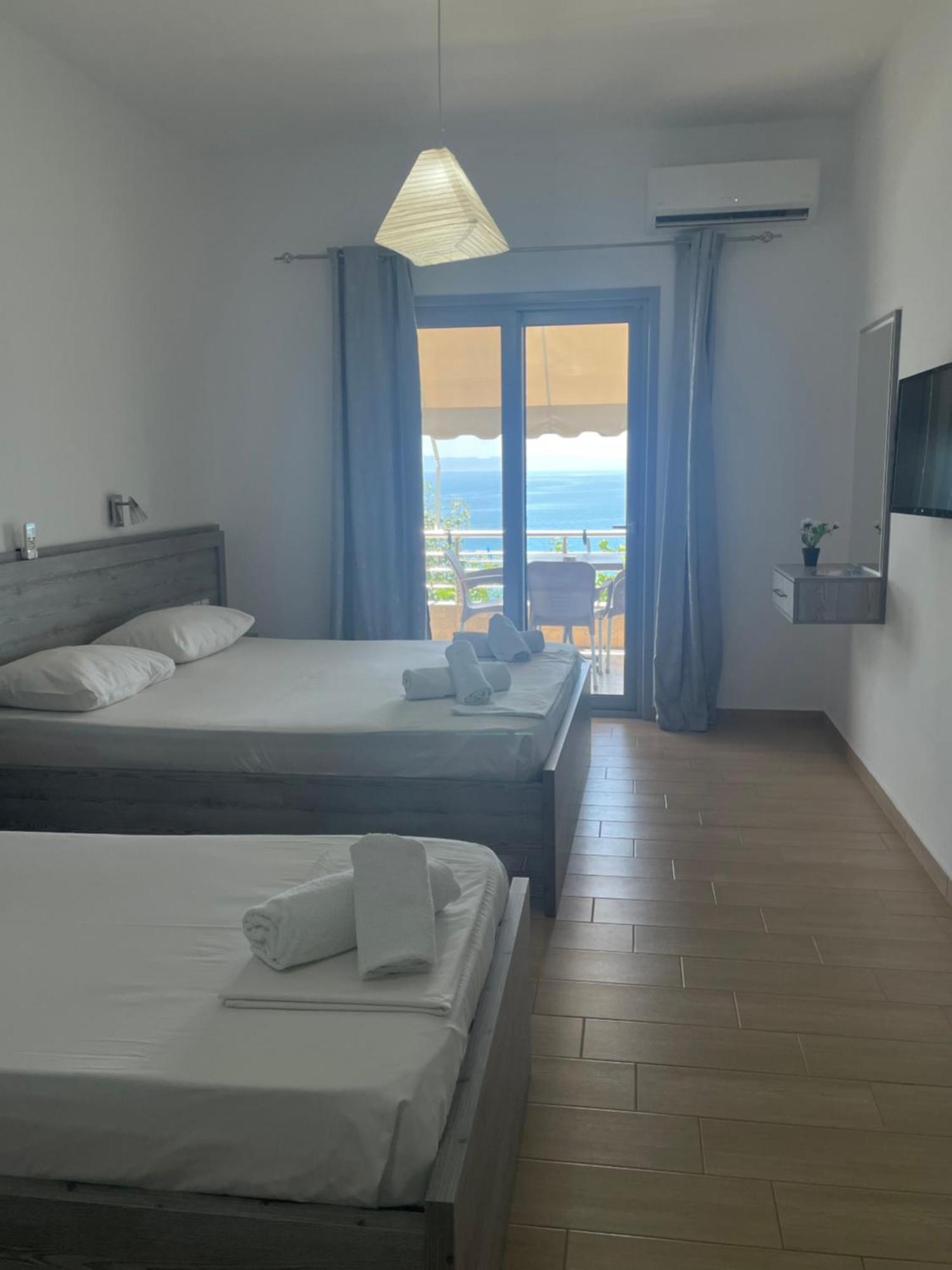 Blue Sea Apartments Qeparo Esterno foto